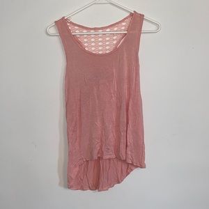 pink tank top